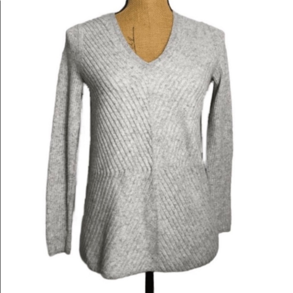 Banana Republic Grey Italian Yarn Chevron -Stitch V-neck Casual Career Sweater S